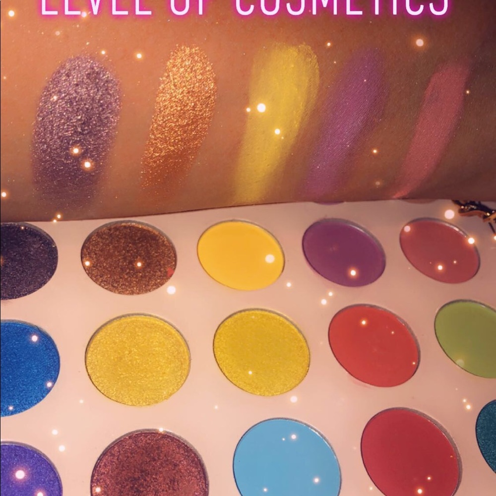 Level Up stay Dust Free Eyeshadow Palette - Picture 6 of 7